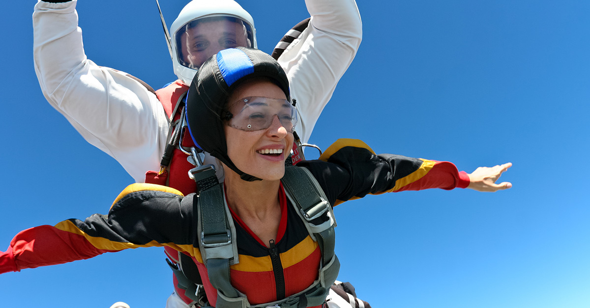 Image of People Skydiving